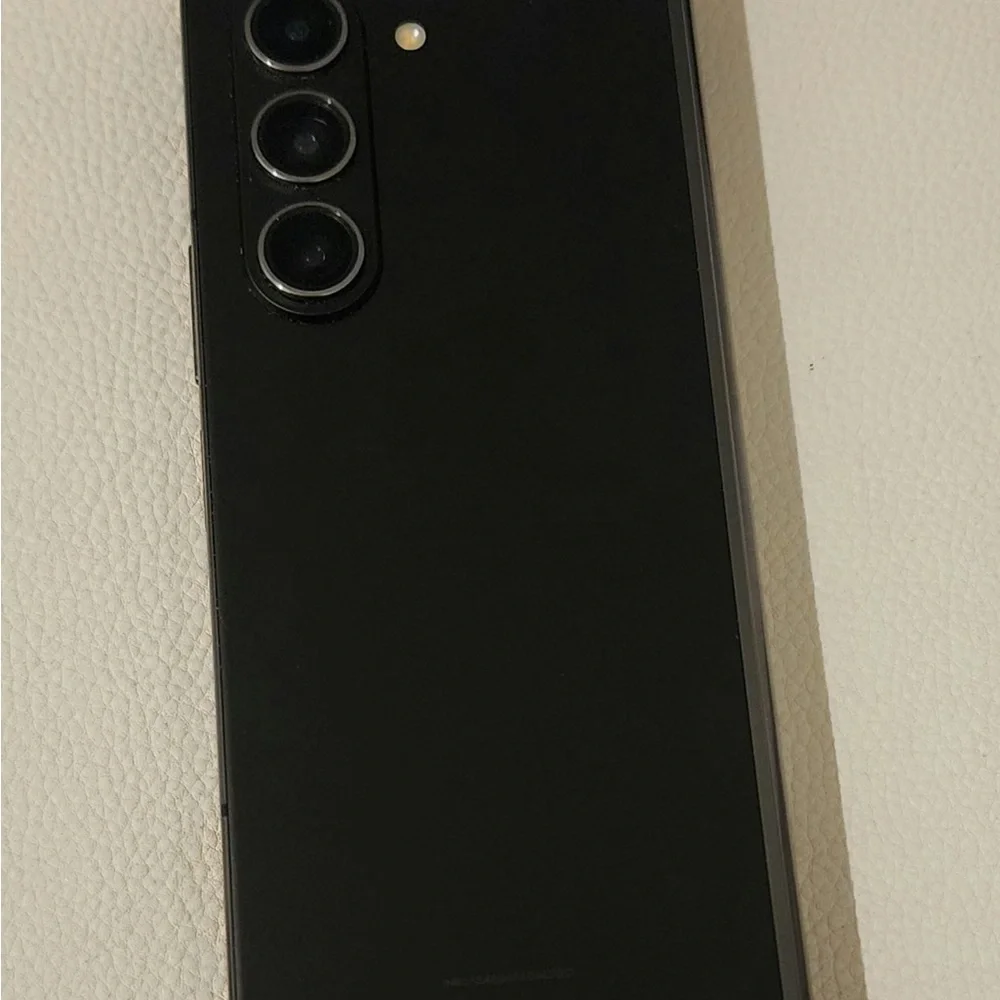 Samsung Galaxy Z Fold5 in Elegant Black